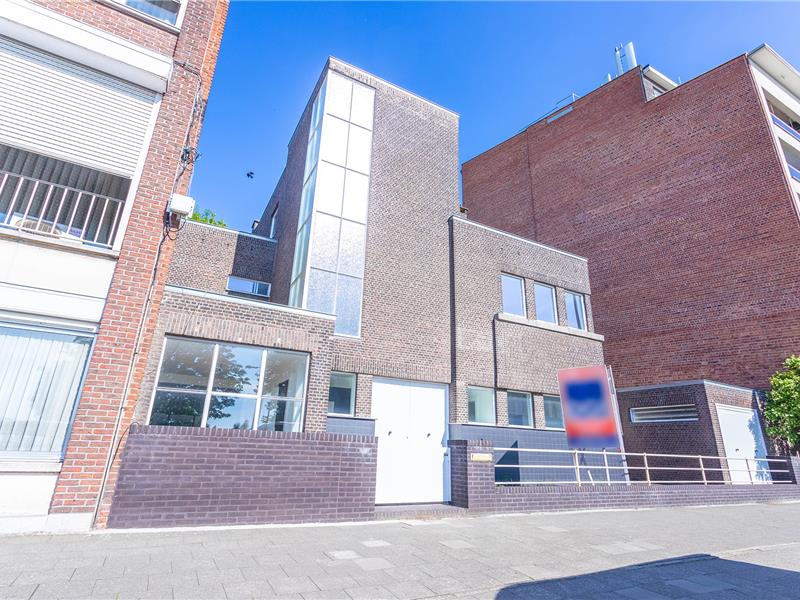 Gerenoveerde karakterwoning te koop in Boom